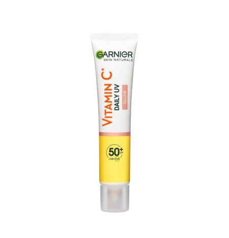 Garnier תחליב לחות והגנה ליום עם ויטמין C spf50 עם גוון למראה קורן